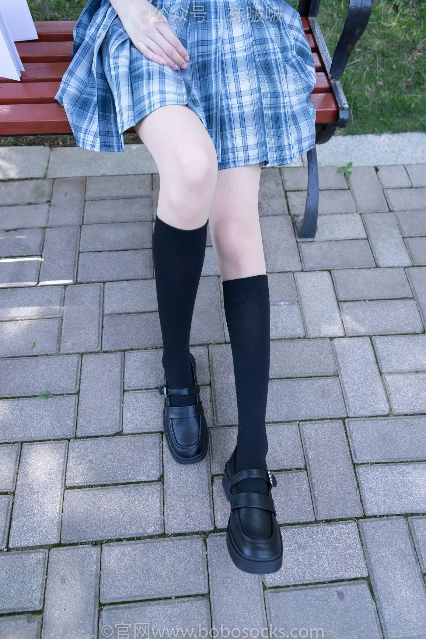 [BoBoSocks袜啵啵]NO.007 稚予-JK制服、皮鞋、黑色中筒棉袜、肉丝 [143P]插图3